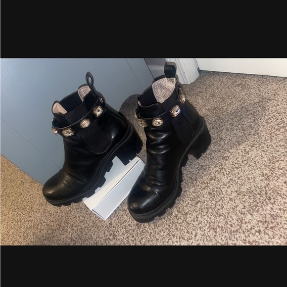 Authentic Steve Madden Black Jewel Amulet Boots Women’s US size 9.5 - Picture 2 of 6